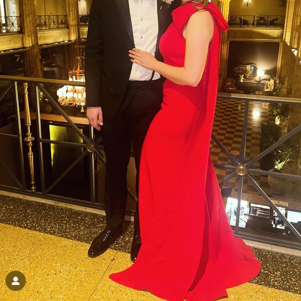 One-Shoulder Red Evening Gown with Bow Detail - Picture 2 of 2